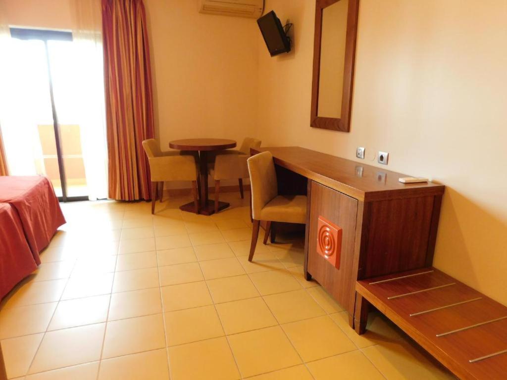 Hotel Praia Sol クアルテイラ エクステリア 写真